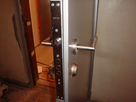 Входна врата А3 - входна блиндирана врата на грунд